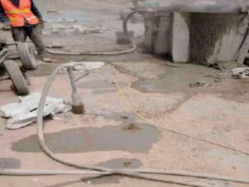 临翔水泥混凝土路面板底注浆技术 路面脱空注浆整治方案